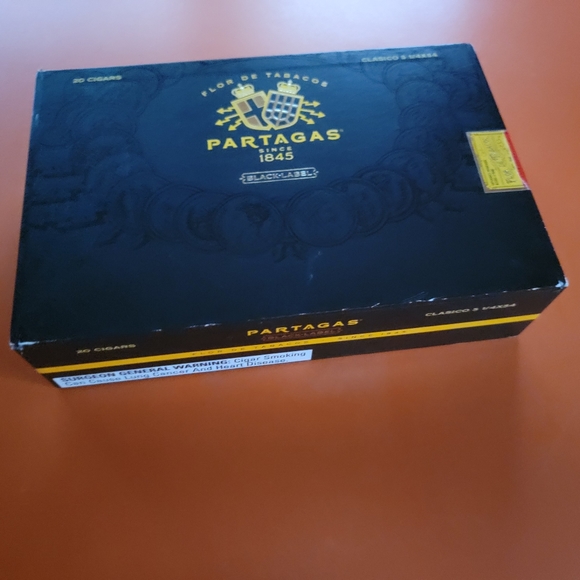 Empty Cigar Box - Picture 2 of 11